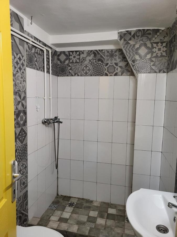Banat 4 Hostel 부쿠레슈티 외부 사진