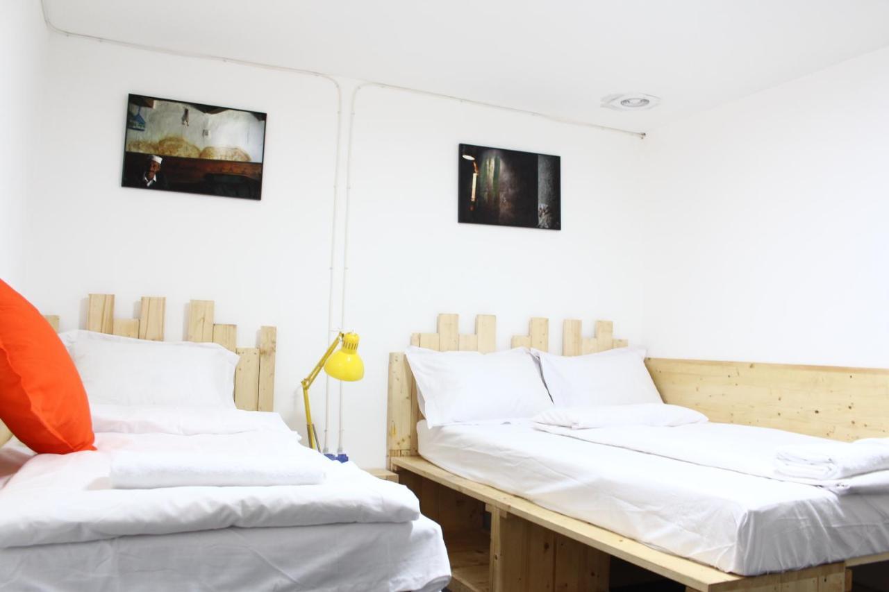 Banat 4 Hostel 부쿠레슈티 외부 사진