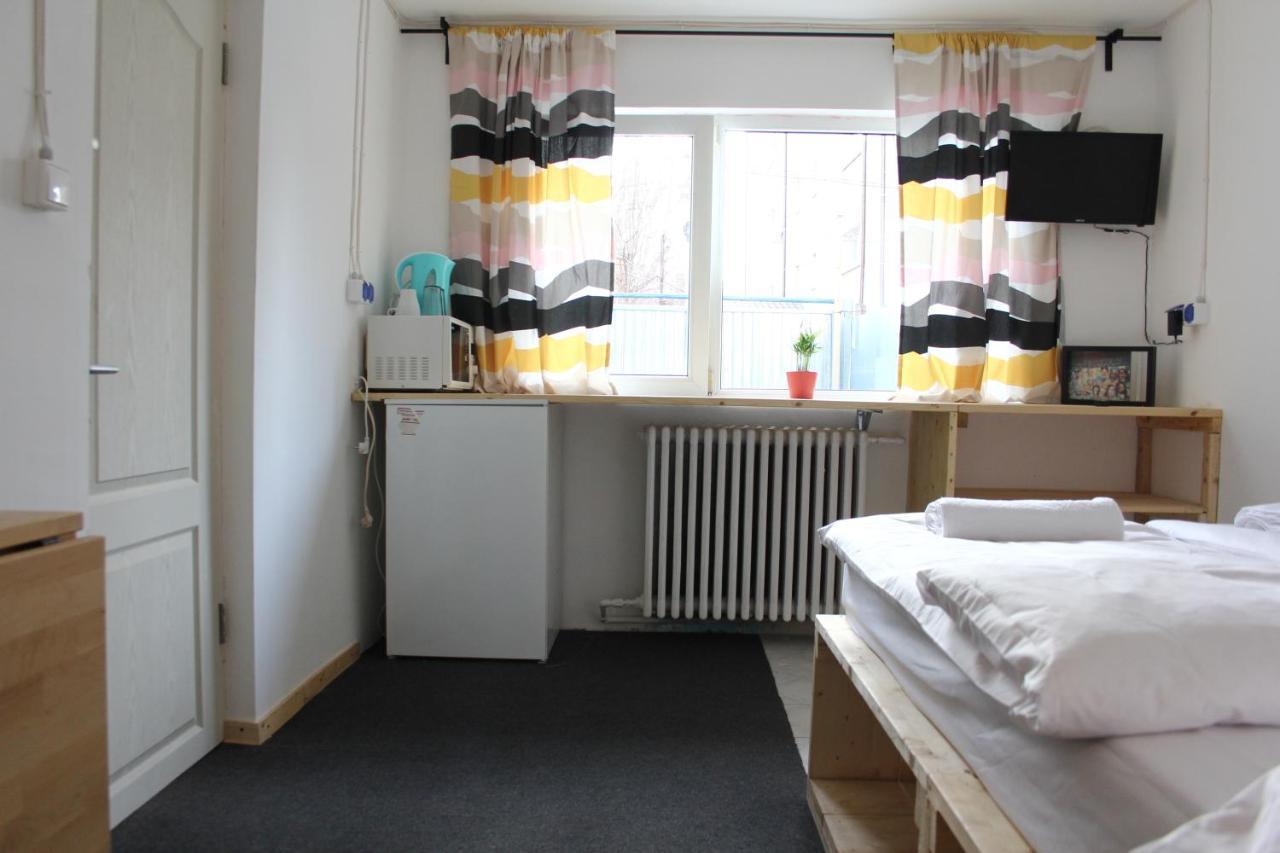 Banat 4 Hostel 부쿠레슈티 외부 사진