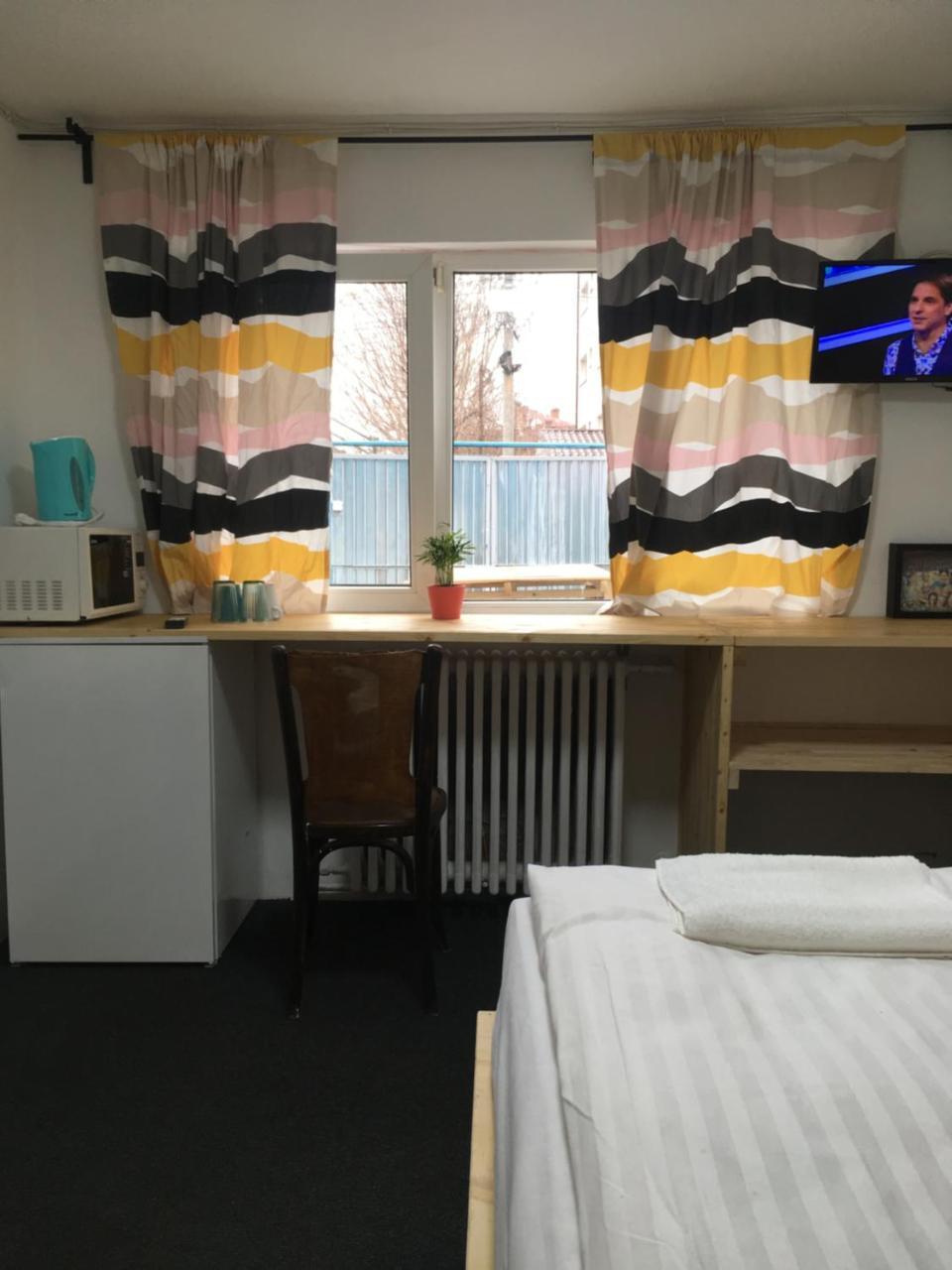 Banat 4 Hostel 부쿠레슈티 외부 사진